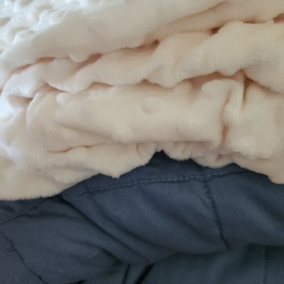 Luna Weighted blanket Blue 48 x 72 15 lb with Cream Cover new - Picture 3 of 11